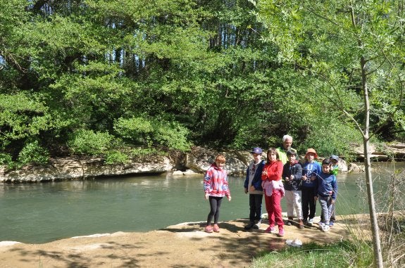 Niñas y niños disfrutan por igual con esta actividad. :: c.v.