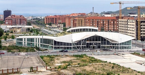 La estación ferroviaria de la capital riojana, una de las grandes obras públicas en la región. :: D. U.
