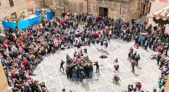 'Castell' en la plaza del Santo. ::