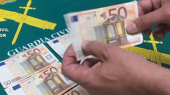 Uno de los billetes de 50 euros falsificados. 