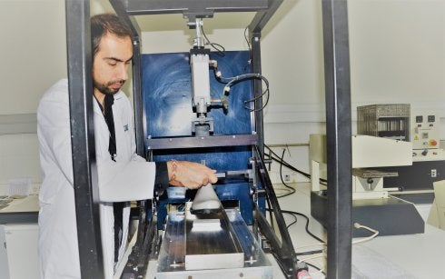 Investigador del área de nanotecnología en Arnedo. :: 