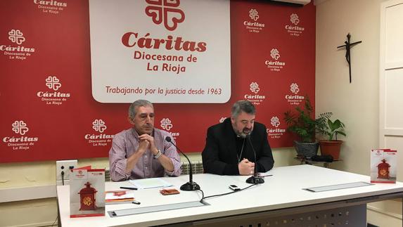 Luis Lleyda y Luis Carlos Escribano dan un repaso a la memoria 2016 de Cáritas. 