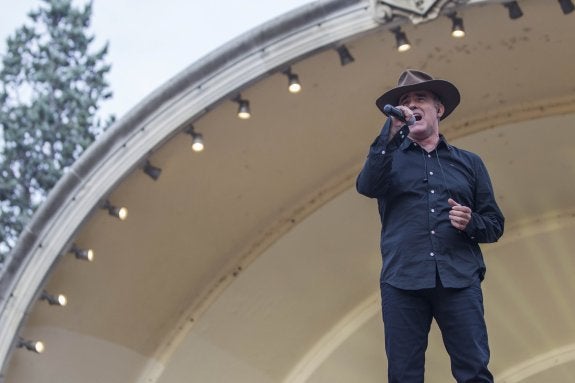 'El charro' presenta su último disco