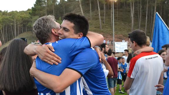 Sabando festeja el pase a la tercera ronda. 