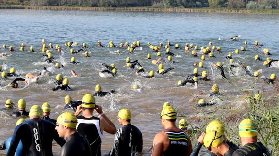 Triatlón celebrado en el año 2014 en el pantano de La Grajera. 