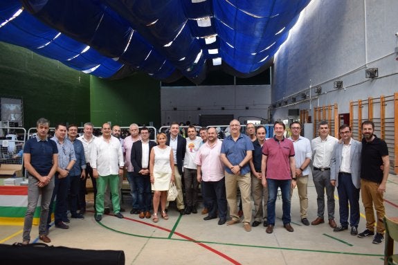 Organizadores, patrocinadores y colaboradores participaron en la inauguración oficial de Rioj@party. :: c.v.