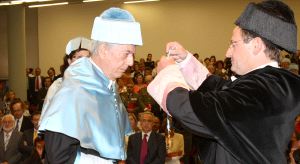 La UR inviste a Vargas Llosa primer doctor 'honoris causa'por su apoyo al castellano