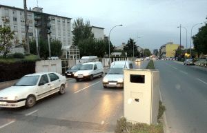 Radar instalado en avenida de Lobete. / JUAN MARÍN
