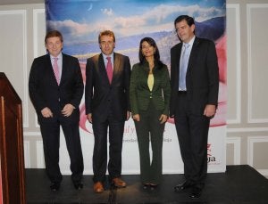 Pascual (DOC Rioja), Puxey y Bombal (Ministerio) y Nagore (consejero de Agricultura). ::                             FOTOPRENSA