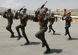 La crisis dispara el ardor guerrero