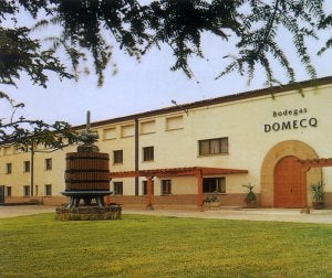 Bodega Marqués de Arienzo, situada en Elciego. :: L.R.