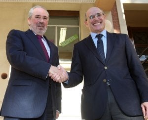 José Ignacio Nieto, consejero de Salud de La Rioja y su homólogo vasco, Rafael Bengoa./ JUAN MARÍN