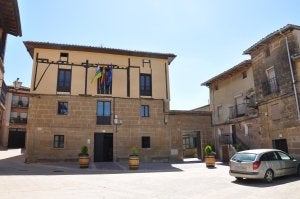 El secretario de Briñas pide al alcalde que justifique los pagos o devuelva el dinero