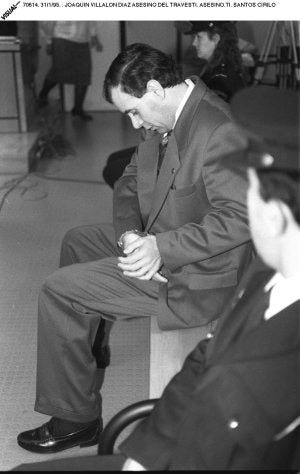 'El señorito'. Joaquín Villalón Díez, en el juicio por el asesinato de los transexuales en 1995. ::
SANTOS CIRILO / EL PAÍS
Cuadro clínico. Informe psíquico incluido en el fallo de la condena a 65 años por el doble asesinato. ::
R. C.