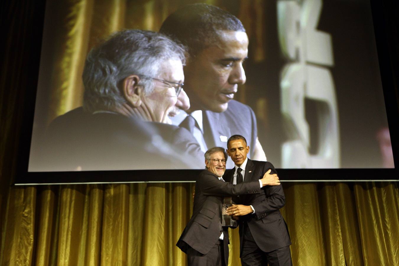 Spielberg abraza a Obama