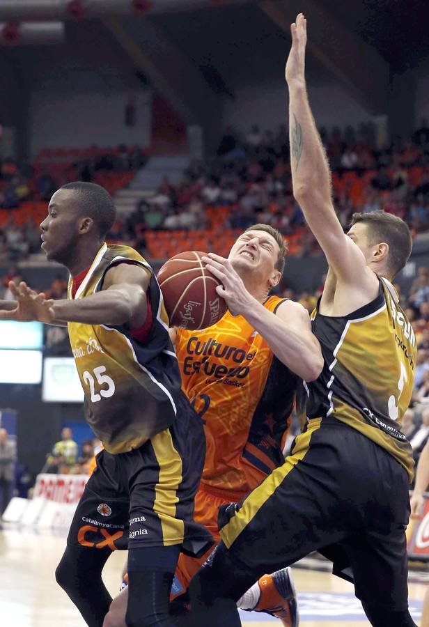 Contundente triunfo de Valencia Basket ante La Bruixa d&#039;Or