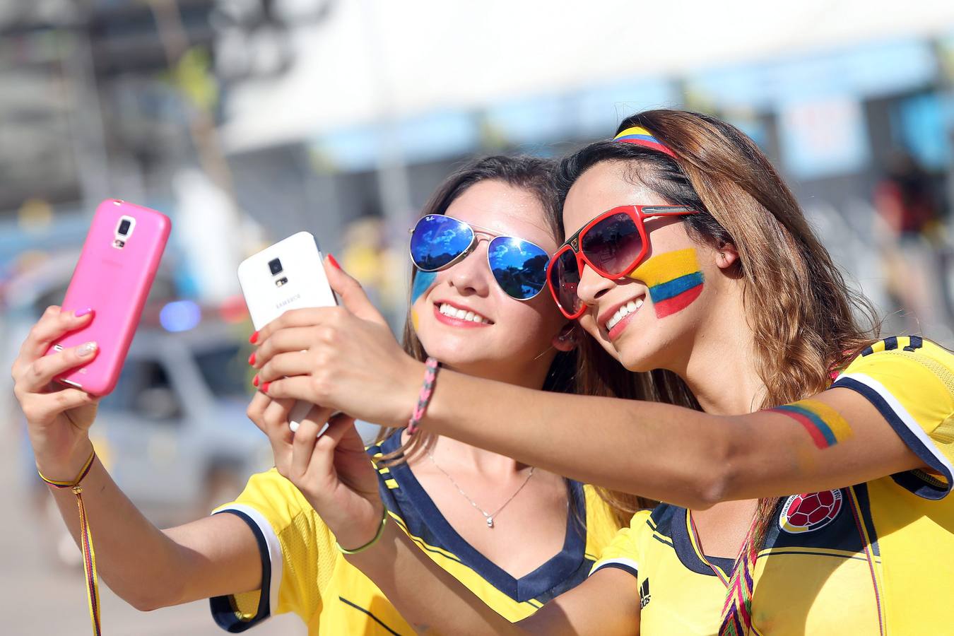 Duelo de las aficionadas en el Mundial de Brasil (1)