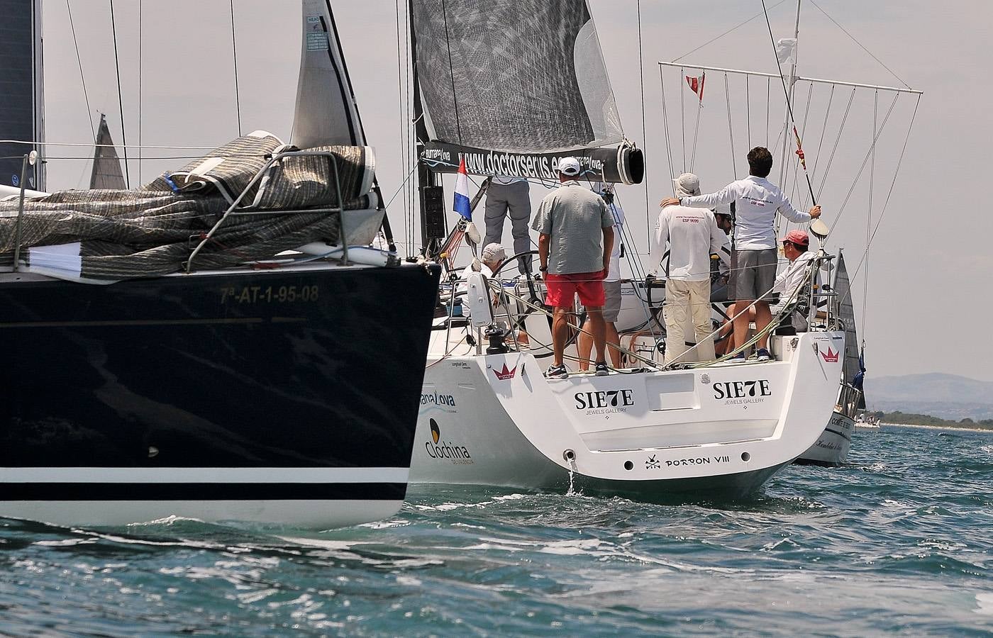 Doña Sofía entrega en Valencia los premios del Trofeo SM La Reina de vela