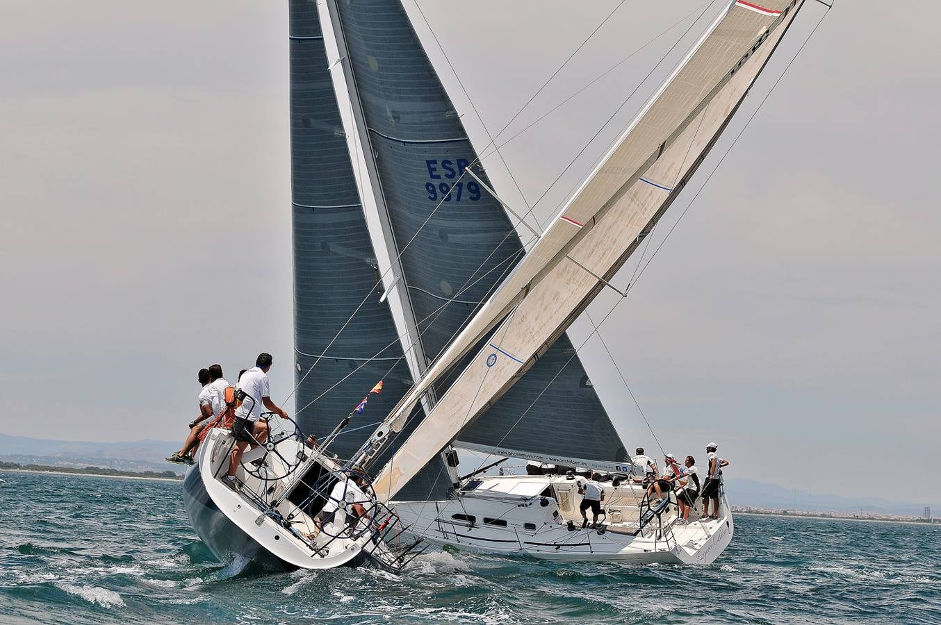 Doña Sofía entrega en Valencia los premios del Trofeo SM La Reina de vela