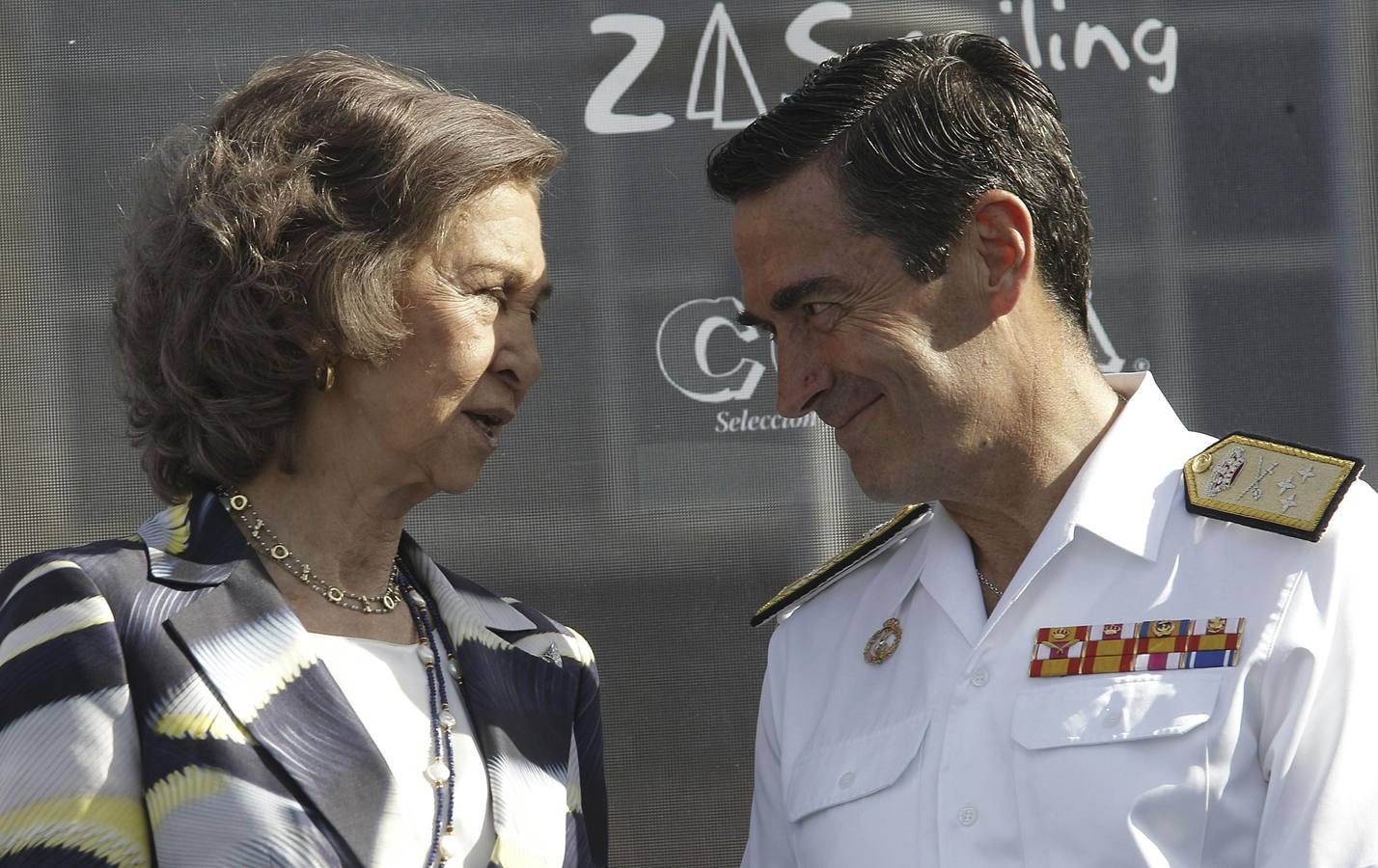 Doña Sofía entrega en Valencia los premios del Trofeo SM La Reina de vela