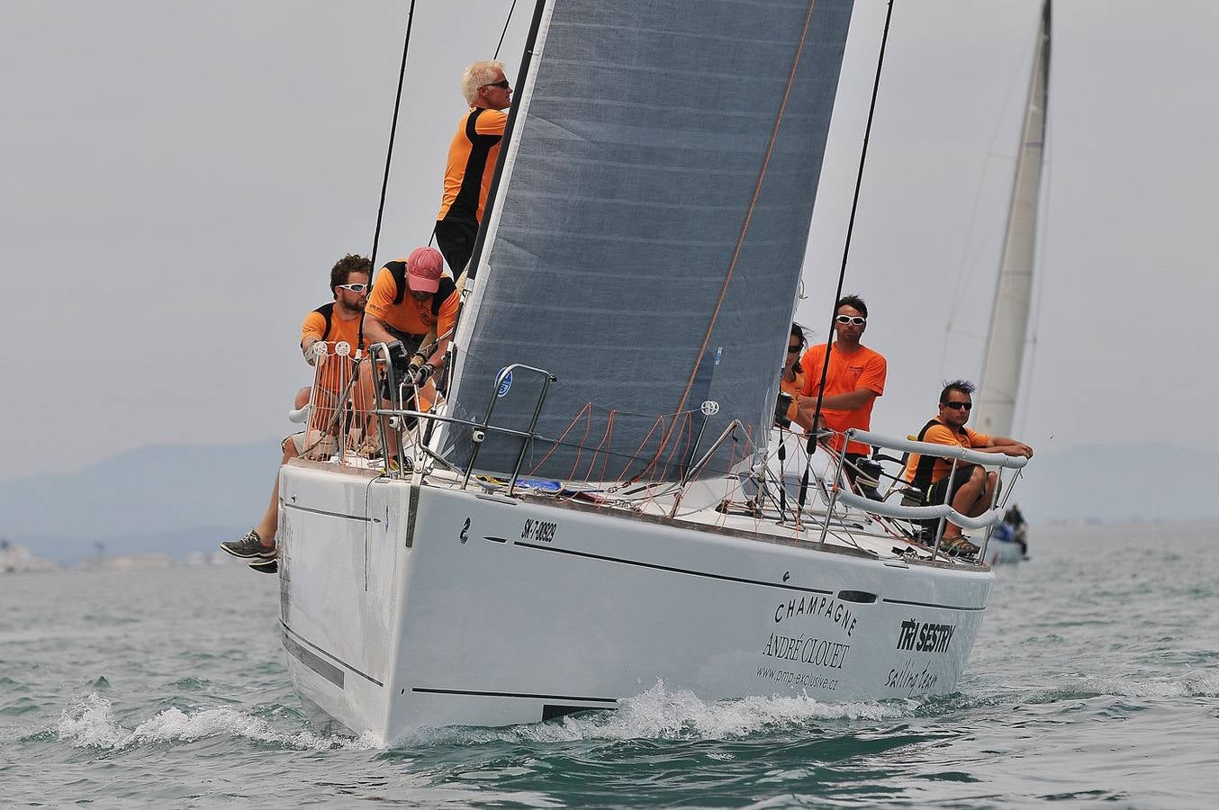 Doña Sofía entrega en Valencia los premios del Trofeo SM La Reina de vela