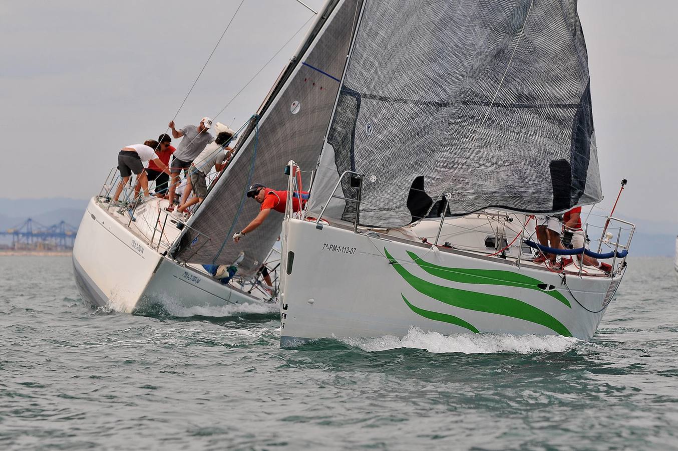 Doña Sofía entrega en Valencia los premios del Trofeo SM La Reina de vela