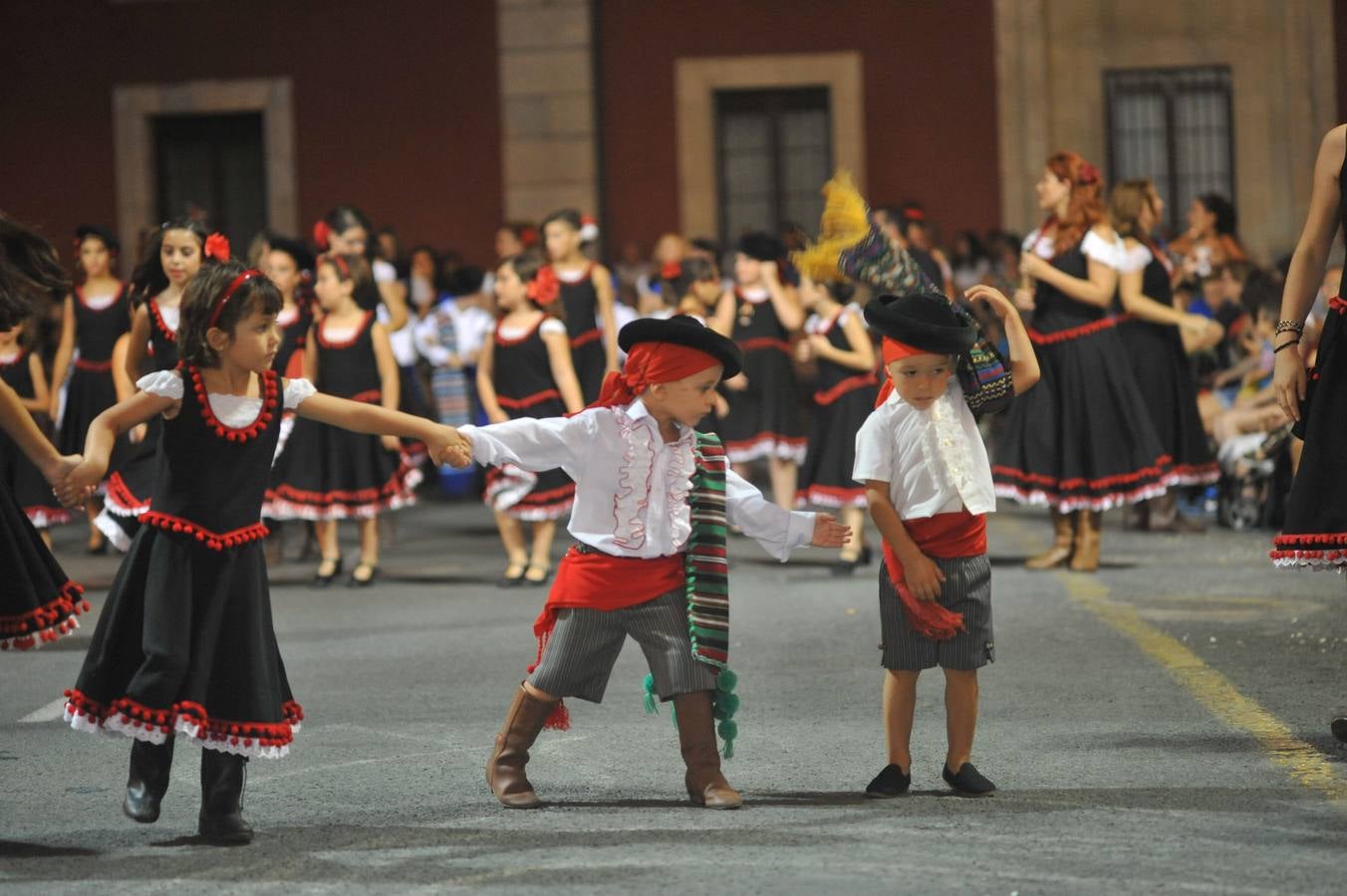 La hora de los más pequeños en los Moros y Cristianos de Orihuela