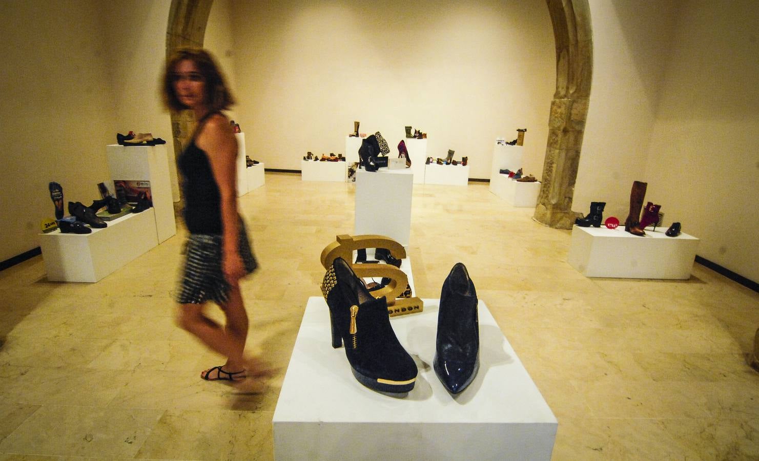 Exposición &#039;La Moda a tus Pies&#039;