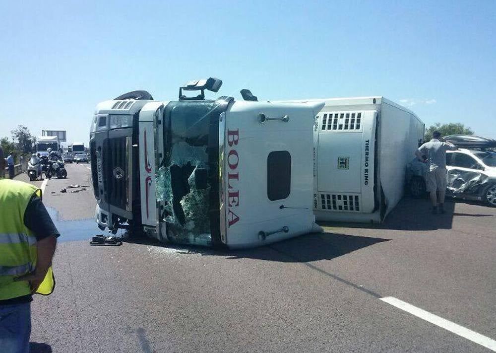 Vuelco de camión en la A7