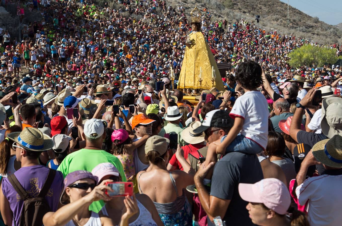 Devoción y polémica por la Virgen de las Nieves