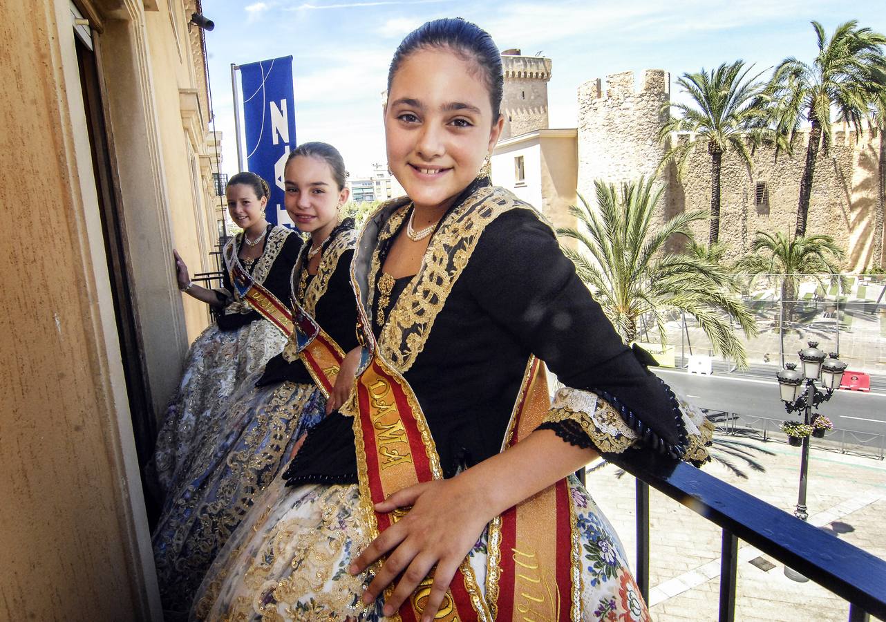 Las reinas y las damas de las Fiestas de Elche