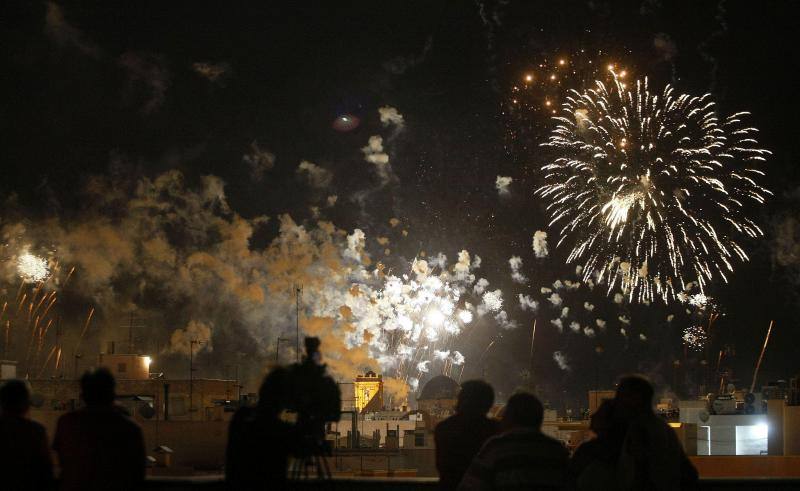La Palmera de la Virgen lució a oscuras