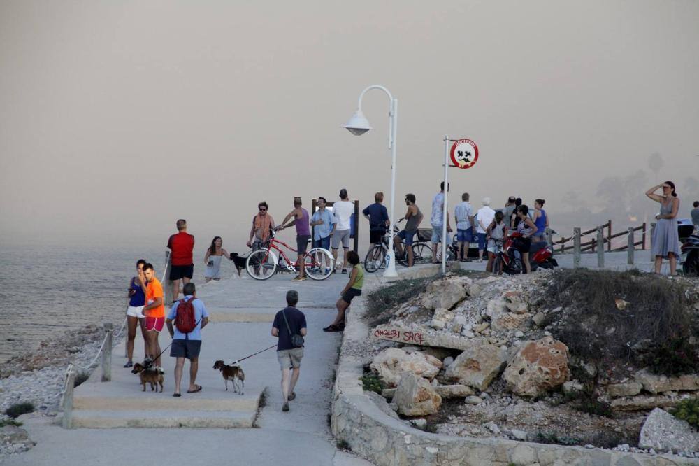 El rastro que ha dejado el incendio en el Montgó