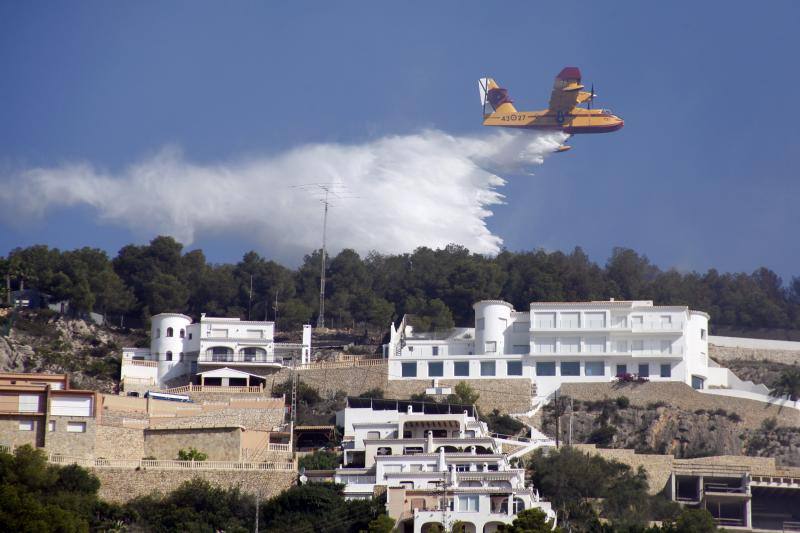 El rastro que ha dejado el incendio en el Montgó