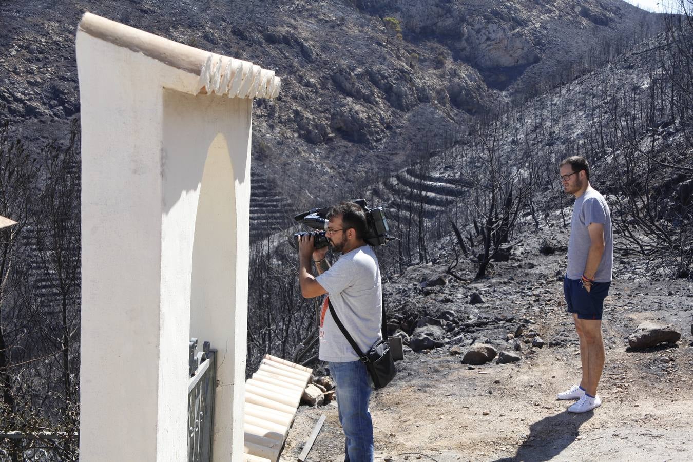 El rastro que ha dejado el incendio en el Montgó