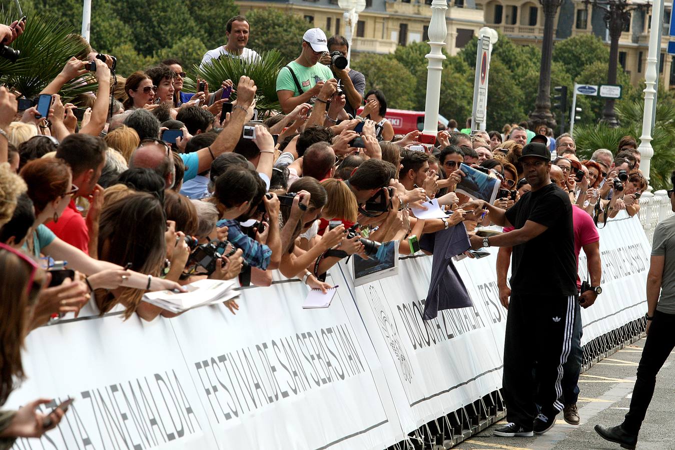 Denzel Washington derrocha simpatía en Donostia