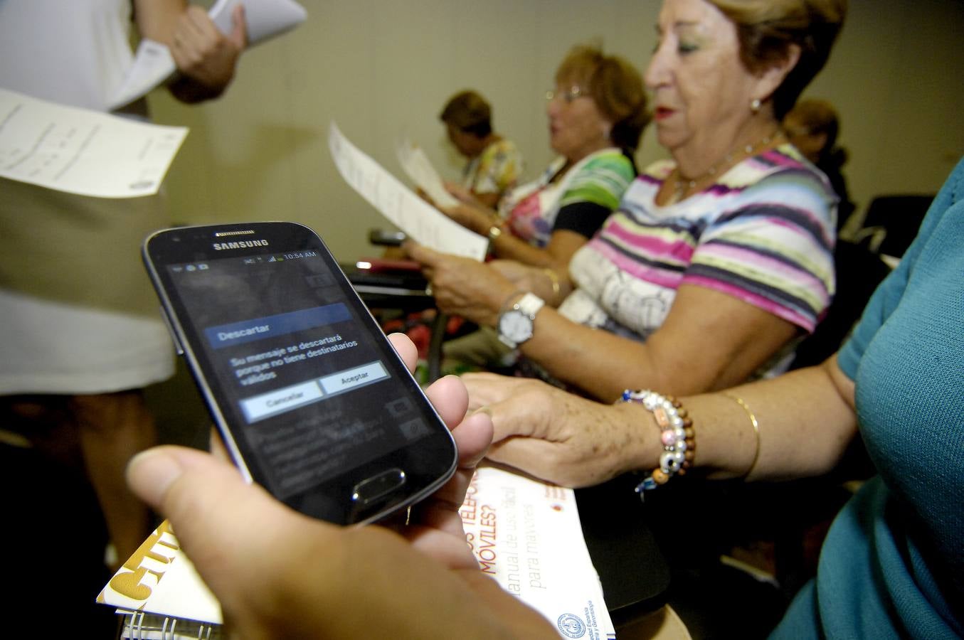 Curso de &#039;smartphones&#039; para personas mayores