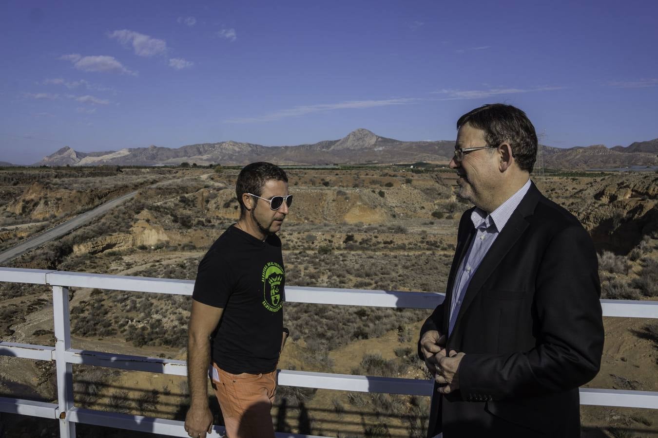 Ximo Puig visita los terrenos del futuro macrovertedero en Albatera