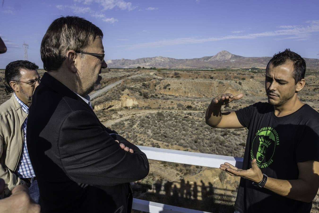 Ximo Puig visita los terrenos del futuro macrovertedero en Albatera