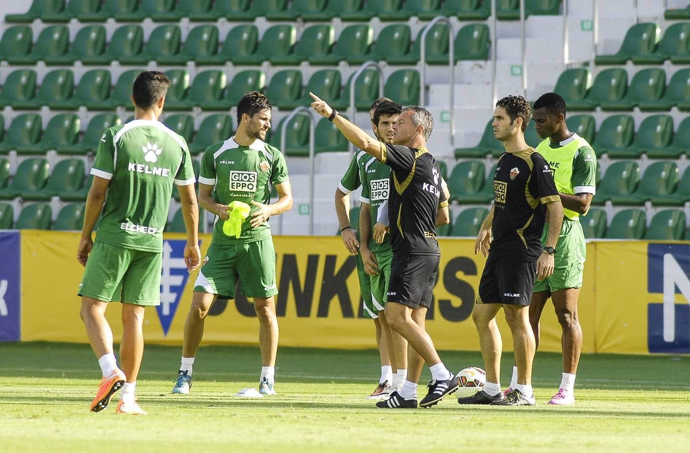 El Elche se prepara para el Almería