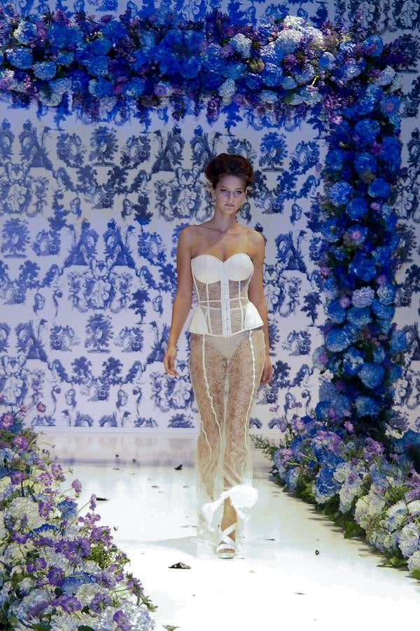 Maya Hansen desfila en la 43ª edición de Iberflora