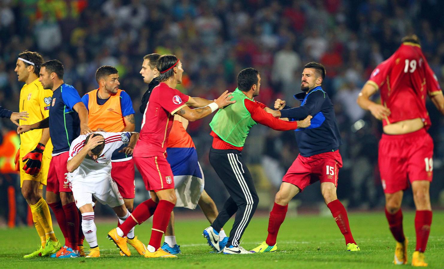 Suspendido el Serbia-Albania por graves altercados