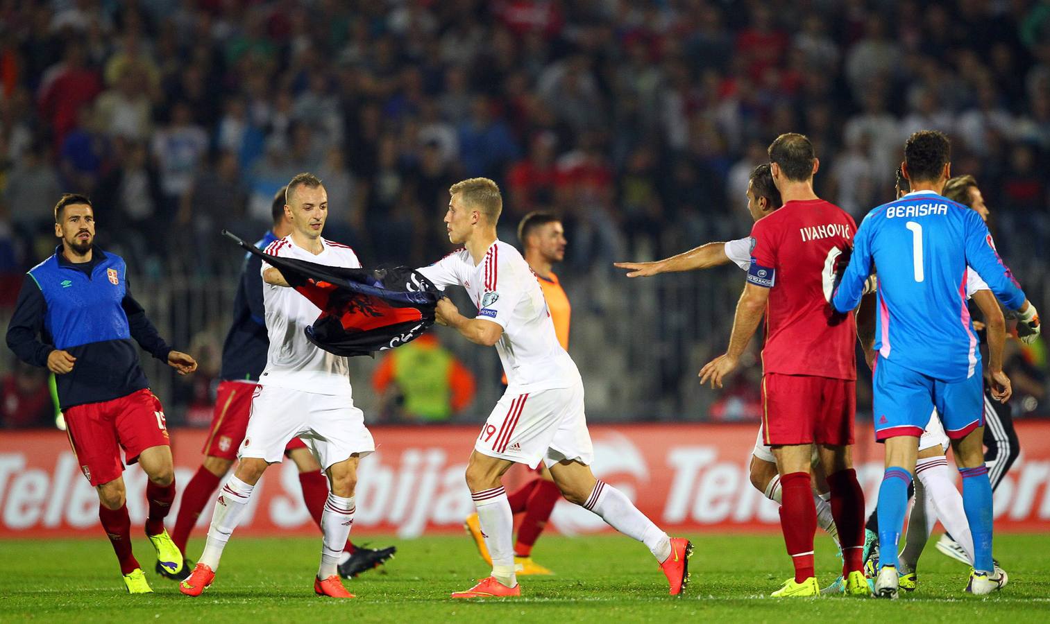 Suspendido el Serbia-Albania por graves altercados