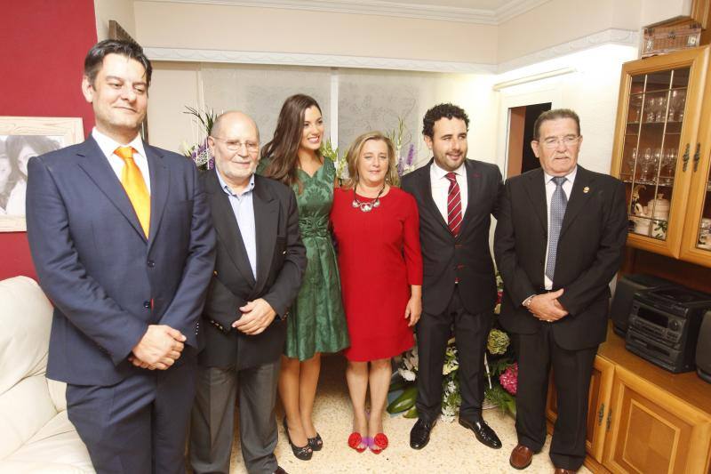 Falleras mayores de Valencia 2015: En casa de Estefanía López y María Donderis