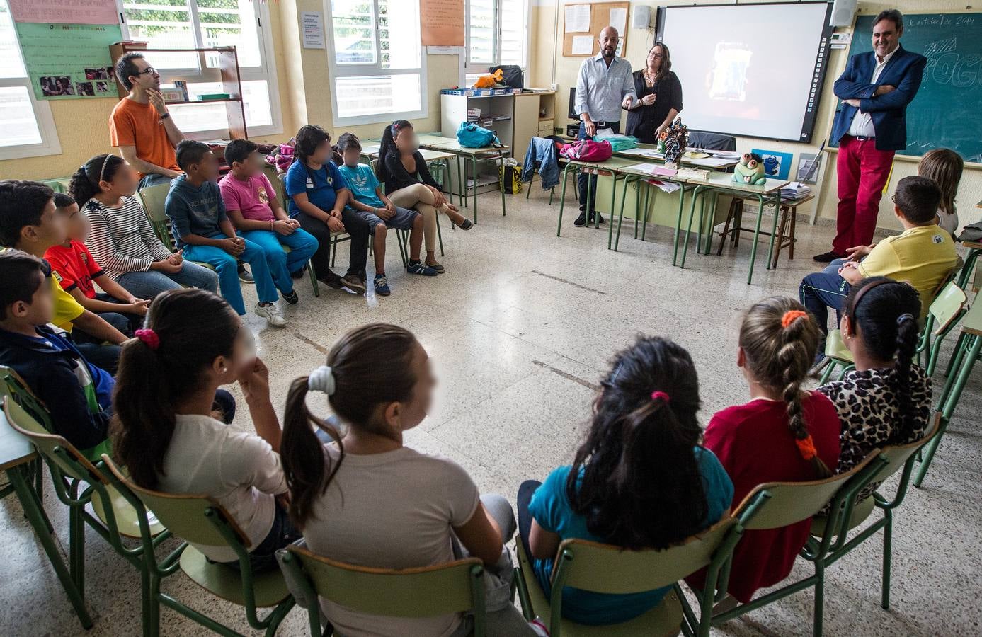 La Federación de la Hogueras acercan la fiesta a los pequeños