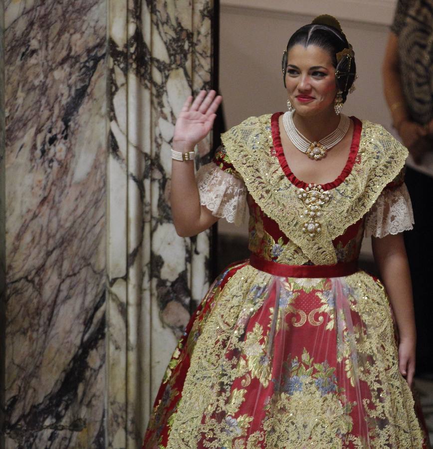 Proclamación de Estefanía López y María Donderis como falleras mayores de Valencia 2015