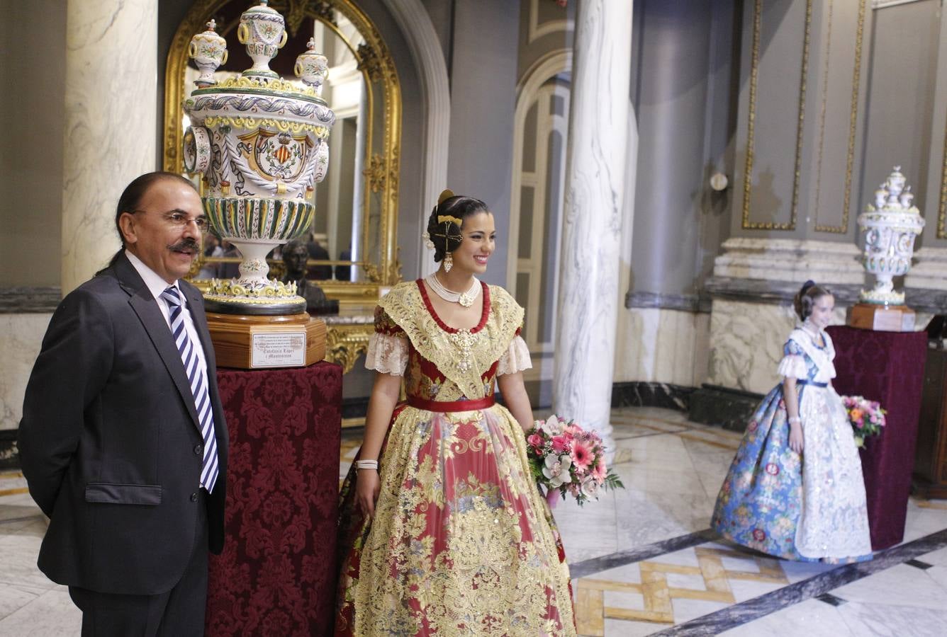 Proclamación de Estefanía López y María Donderis como falleras mayores de Valencia 2015