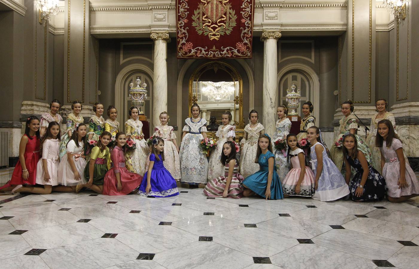 Proclamación de Estefanía López y María Donderis como falleras mayores de Valencia 2015