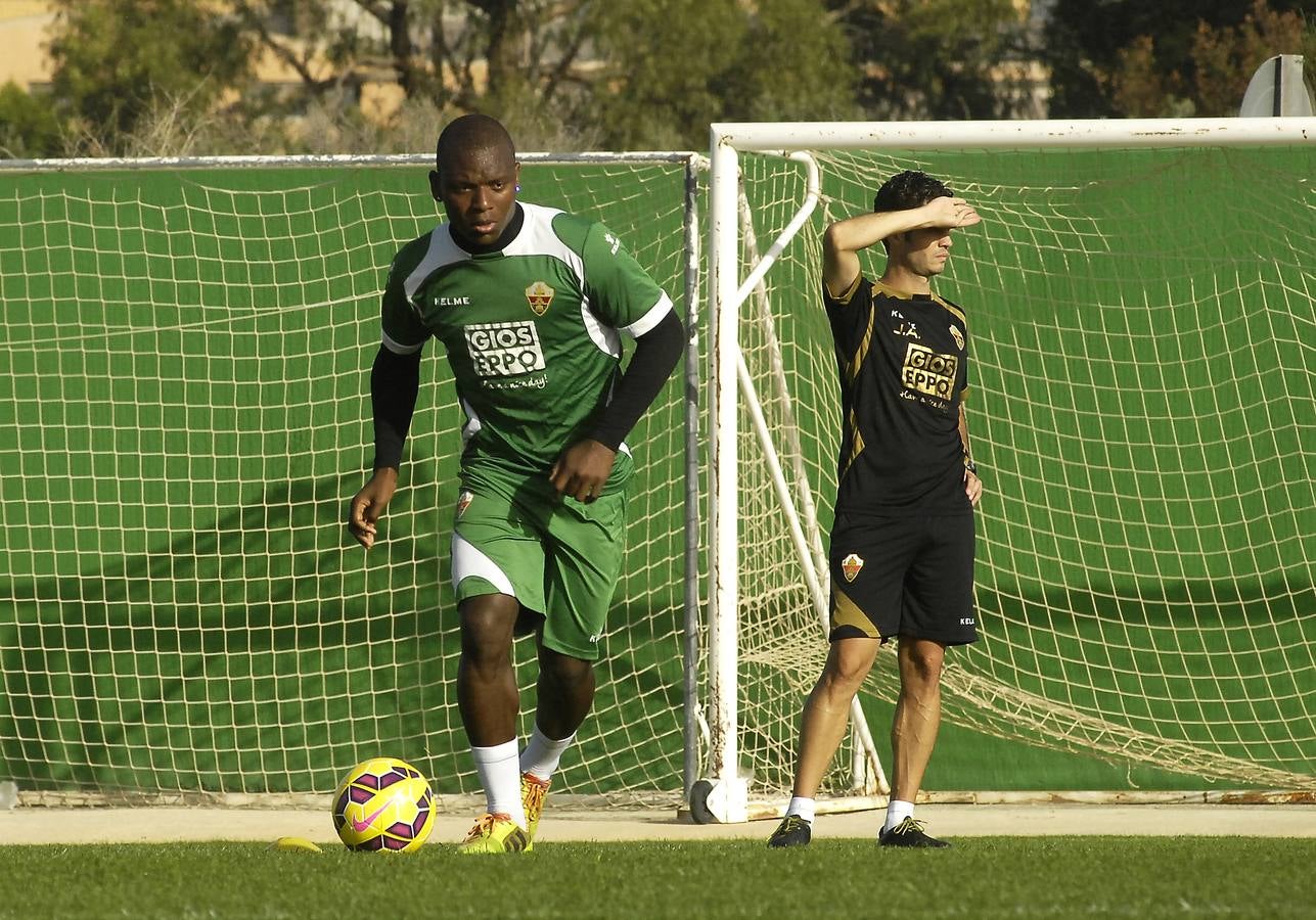 Entrenamiento del Elche CF con Mudingayi