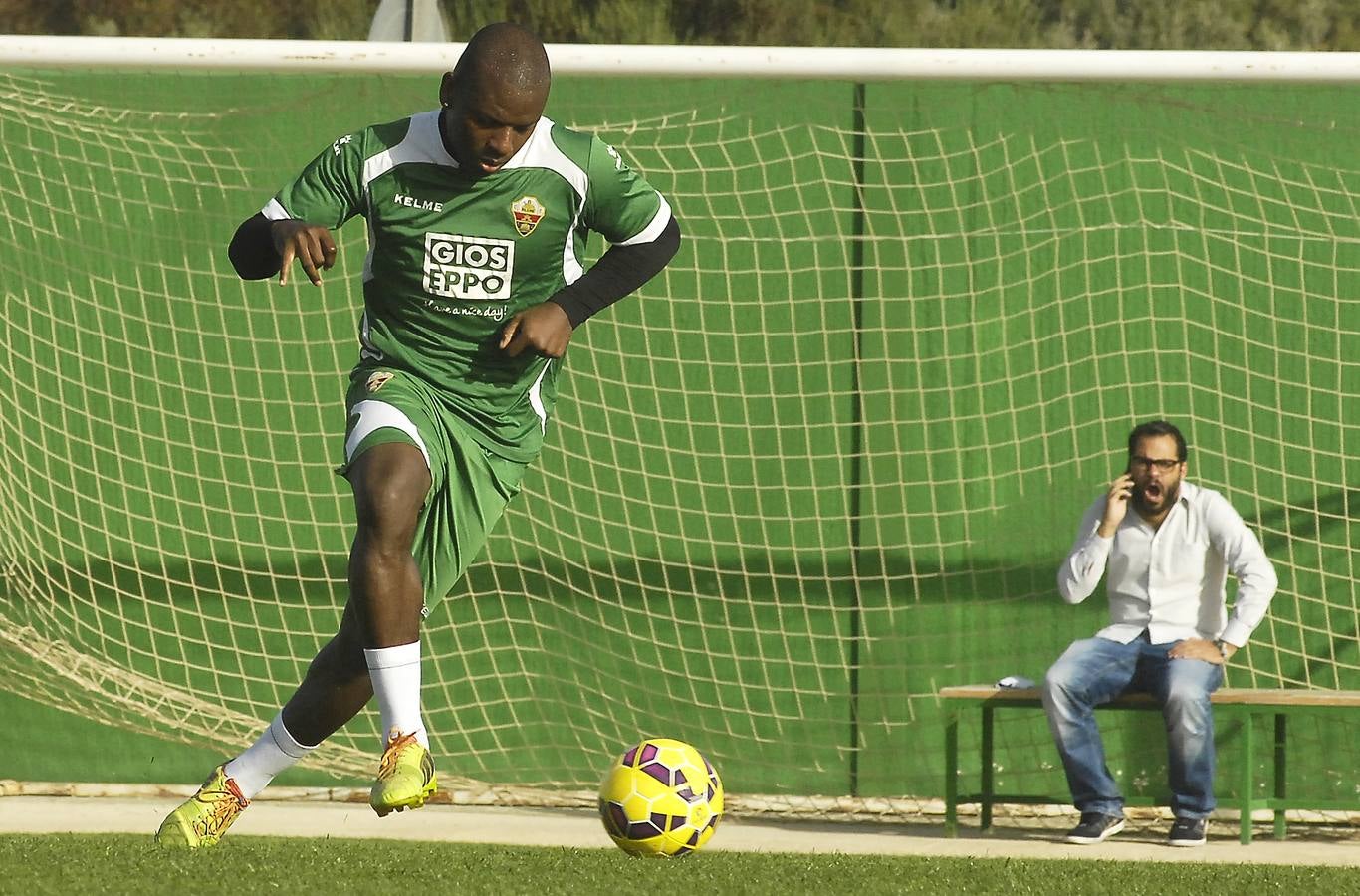 Entrenamiento del Elche CF con Mudingayi